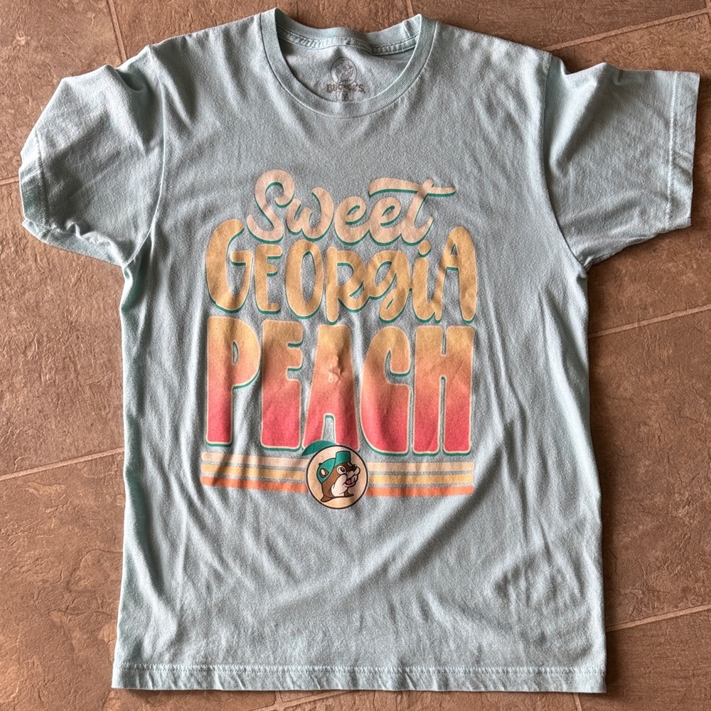 Buc-ee’s Sweet Georgia Peach Graphic T-Shirt